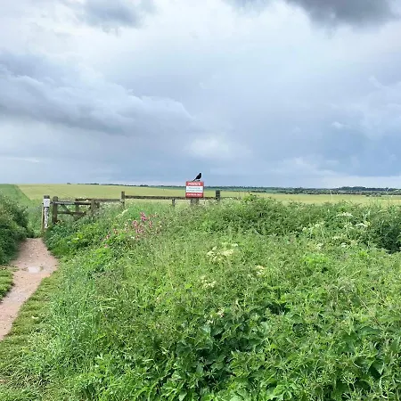 Cosy Village Location - One Bedroom Barn Barmston Exterior photo
