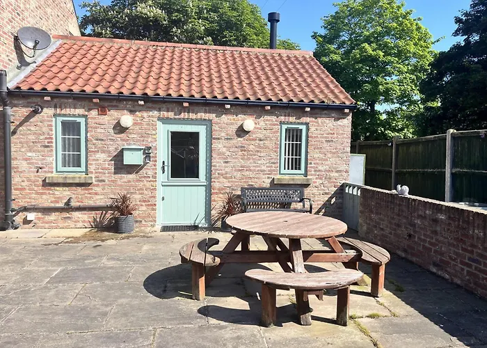 Cosy Village Location - One Bedroom Barn